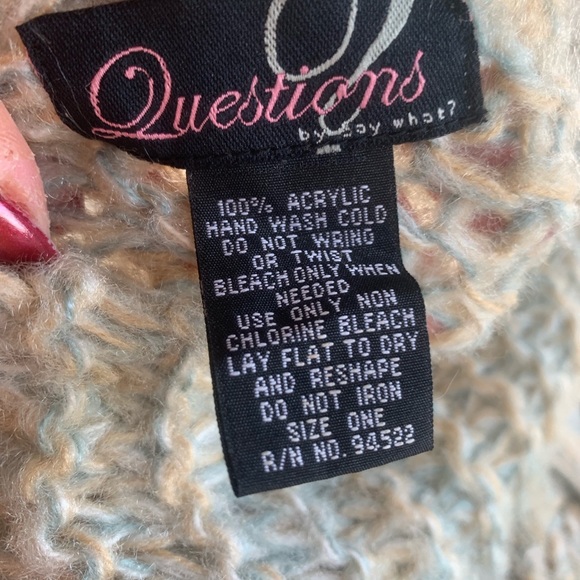 Boho Poncho in beige soft cozy knitted fabric - Picture 5 of 7